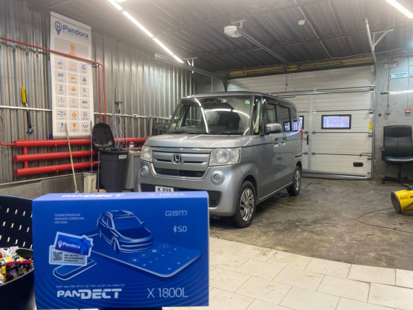 Honda N-Box установка Pandect X-1800 L v3